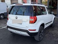 Usata Skoda Yeti Adventure 140 CV (102 kW) 2014 Bianco SUV