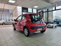 Usata Peugeot 107 68 CV (50 kW) 2009 Rosso Utilitaria