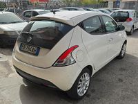 Usata Lancia Ypsilon 95 CV (69 kW) 2011 Bianco Utilitaria