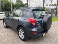 Usata Toyota RAV4 Sol 136 CV (100 kW) 2006 Grigio SUV