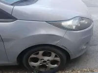 Usata Ford Fiesta 92 CV (67 kW) 2012 Grigio Berlina