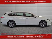 Usata VW Passat Business 122 CV (89 kW) 2024 Bianco Station wagon