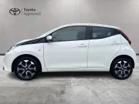 Usata Toyota Aygo X-play 72 CV (52 kW) 2019 Bianco Utilitaria