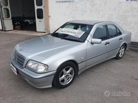 Usata Mercedes C200 193 CV (141 kW) 1998 Grigio Berlina