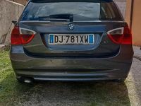 Usata BMW 318 122 CV (89 kW) 2007 Grigio Station wagon