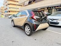 Usata Toyota Aygo X Lounge 72 CV (52 kW) 2022 Beige SUV