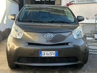 Usata Toyota iQ 68 CV (50 kW) 2011 Grigio Utilitaria