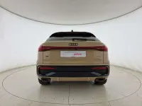 Nuova Audi Q5 Sportback S-Line 299 CV (219 kW) 2026 Oro sakhir metallizzato SUV