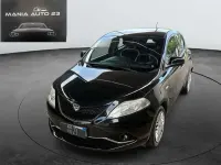 Usata Lancia Ypsilon Platinum 95 CV (69 kW) 2015 Argento Utilitaria