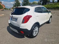 Usata Opel Mokka Cosmo 131 CV (96 kW) 2014 Bianco SUV