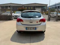 Usata Opel Astra Cosmo 140 CV (102 kW) 2010 Grigio Berlina