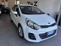 Usata Kia Rio 75 CV (55 kW) 2017 Bianco Berlina