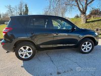 Usado Toyota RAV4 150 CV (110 kW) 2011 Negro SUV