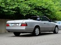 Usata Mercedes E320 220 CV (161 kW) 1994 Argento Cabrio