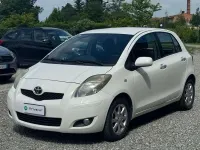 Usata Toyota Yaris Sol 101 CV (74 kW) 2011 Bianco Utilitaria