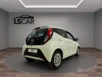 Usata Toyota Aygo Business Edition 72 CV (52 kW) 2019 Bianco Utilitaria