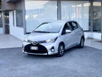 Usata Toyota Yaris 90 CV (66 kW) 2017 Grigio Berlina