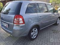 Usata Opel Zafira 140 CV (102 kW) 2010 Grigio Monovolume