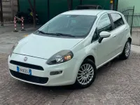 Begagnad Fiat Punto Easy 95 HK (69 kW) 2012 Vit Halvkombi
