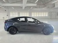 Usata Tesla Model Y 152 kW (208 CV) 2022 Grigio SUV