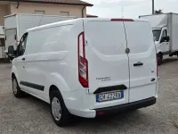 Usata Ford Transit Custom Trend 126 CV (92 kW) 2022 Bianco pastello Furgone