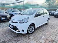 Usata Toyota Aygo Connect Style 68 CV (50 kW) 2014 Bianco Utilitaria