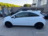Usata Opel Corsa Enjoy 90 CV (66 kW) 2009 Bianco Utilitaria