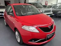 Usata Lancia Ypsilon Silver 69 CV (50 kW) 2017 Rosso Utilitaria
