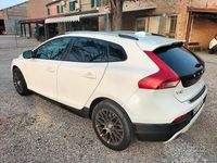 Usata Volvo V40 150 CV (110 kW) 2014 Bianco Berlina
