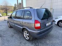 Usata Opel Zafira 101 CV (74 kW) 2005 Grigio Monovolume