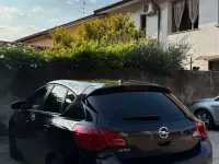 Usata Opel Astra 140 CV (102 kW) 2014 Berlina
