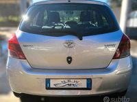 Usata Toyota Yaris Sol 90 CV (66 kW) 2009 Grigio Utilitaria