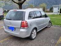 Usata Opel Zafira 150 CV (110 kW) 2008 Grigio Monovolume