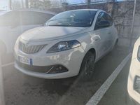 Usata Lancia Ypsilon Gold 69 CV (50 kW) 2021 Grigio Utilitaria