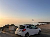 Usata Peugeot 208 120 CV (88 kW) 2016 Bianco Utilitaria