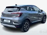 Usata Renault Captur Techno 94 CV (69 kW) 2023 Grigio SUV