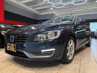 Usata Volvo S60 R-Design Momentum 181 CV (133 kW) 2014 Bluazzurro Berlina