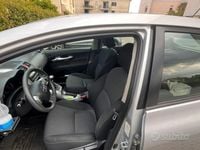 Usata Toyota Auris 90 CV (66 kW) 2012 Argento Berlina