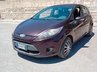 Usata Ford Fiesta 68 CV (50 kW) 2010 Viola Berlina