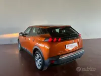 Usata Peugeot 2008 Allure 102 CV (75 kW) 2022 Giallo SUV