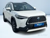 Usata Toyota Corolla Cross Lounge 152 CV (111 kW) 2022 Bianco SUV