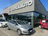 Begagnad Ford Fiesta Business Edition 80 HK (58 kW) 2015 Silver Halvkombi
