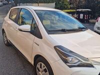 Usata Toyota Yaris Active 73 CV (53 kW) 2018 Bianco Berlina
