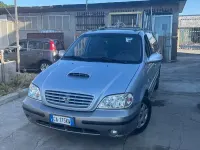 Usata Kia Carnival Comfort 145 CV (106 kW) 2003 Grigio Monovolume
