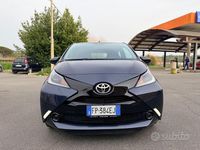 Usata Toyota Aygo X-play 69 CV (50 kW) 2018 Blu Utilitaria