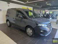 Usata Nissan Townstar N-Connecta 89 kW (122 CV) 2023 Grigio Furgone