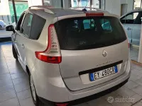 Usata Renault Scenic E-Tech LIMITED 110 CV (80 kW) 2015 Grigio Monovolume