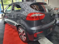Usata Kia Rio 90 CV (66 kW) 2015 Platinum graphite metallic Berlina
