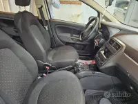 Usata Fiat Grande Punto 65 CV (47 kW) 2007 Bianco Utilitaria