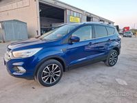 Usado Ford Kuga Vignale 120 CV (88 kW) 2017 Azul SUV